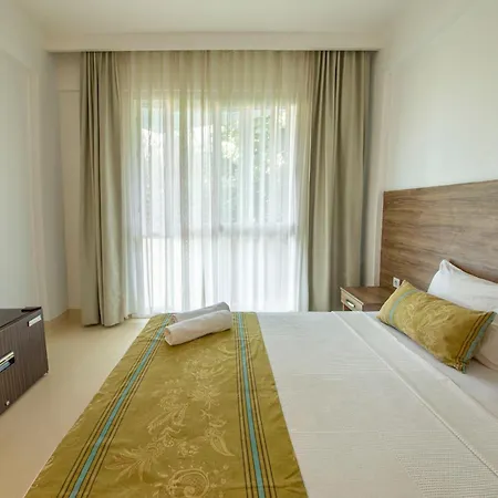 La Moda Otel *