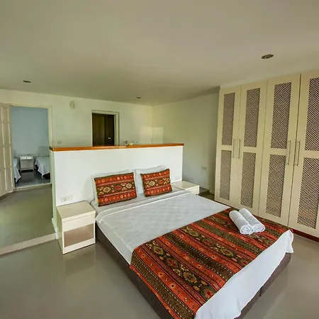La Moda Hotel *